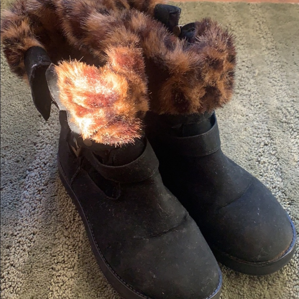 Size 7 Guess Winter Boots